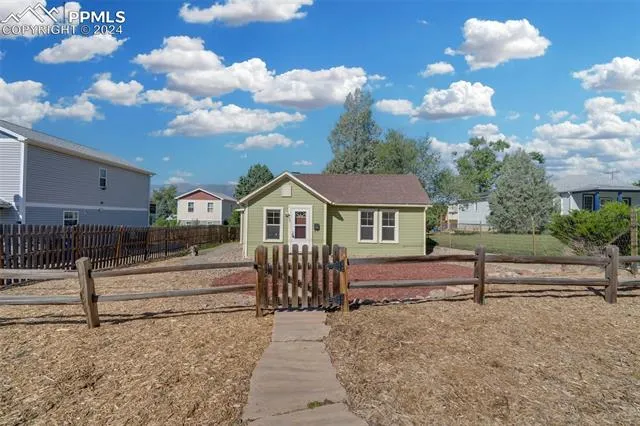 Colorado Springs, Colorado 80903, United States, 2 Bedrooms Bedrooms, ,2 BathroomsBathrooms,Residential,Active,43841