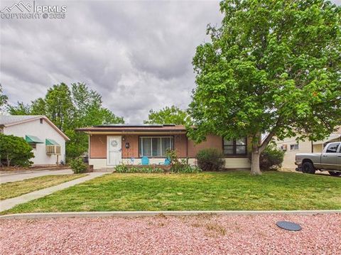 Photo of 1615 Englewood Drive, Pueblo, CO 81005 (MLS # 6489024)