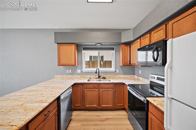 1016 Cedarcrest Drive