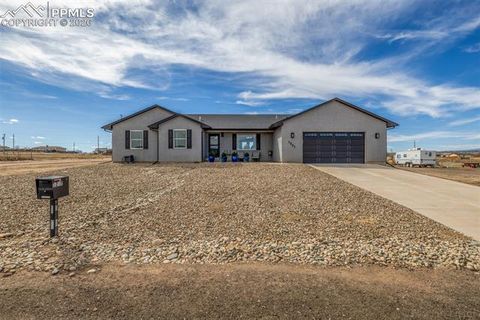 Photo of 1207 N Kirkwood Drive, Pueblo, CO 81007 (MLS # 1094265)
