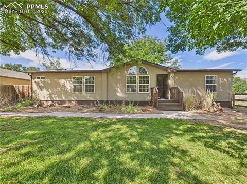 Photo of 1131 24 1/2 Lane, Pueblo, CO 81006 (MLS # 3420868) Photo of 1131 24 1/2 Lane, Pueblo, CO 81006 (MLS # 3420868)