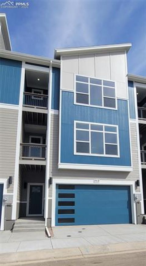 Photo of 717 Belleza View, Colorado Springs, CO 80907 (MLS # 8918226)