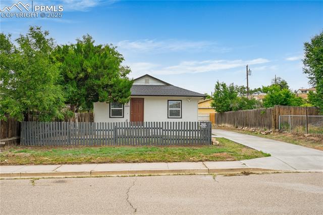 1205 Catalpa Street