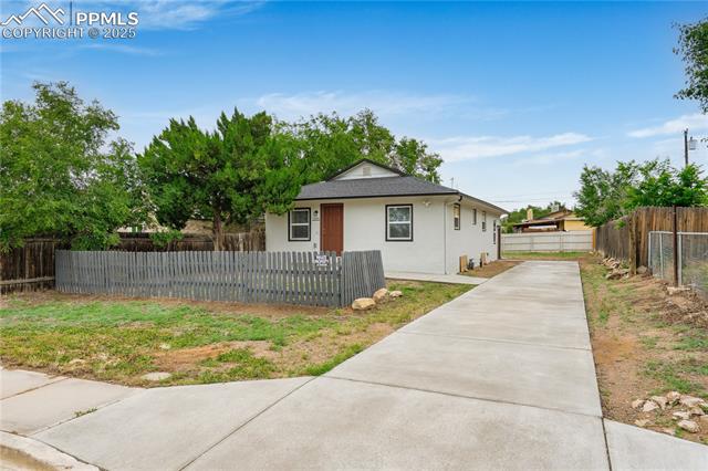 1205 Catalpa Street