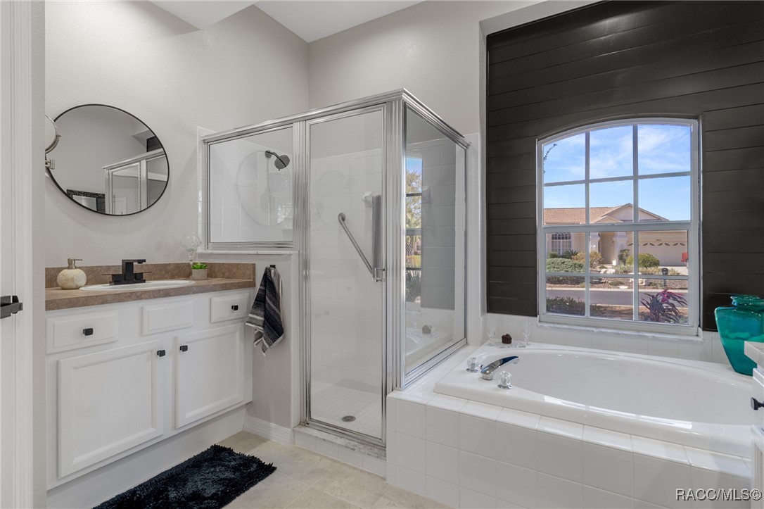 5648 W Hunters Ridge Circle