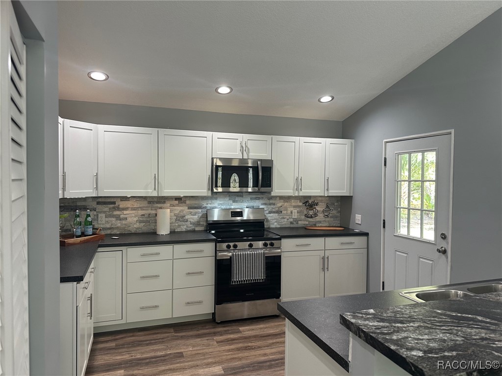 12189 W Bluebell Drive, Crystal River, Florida image 6