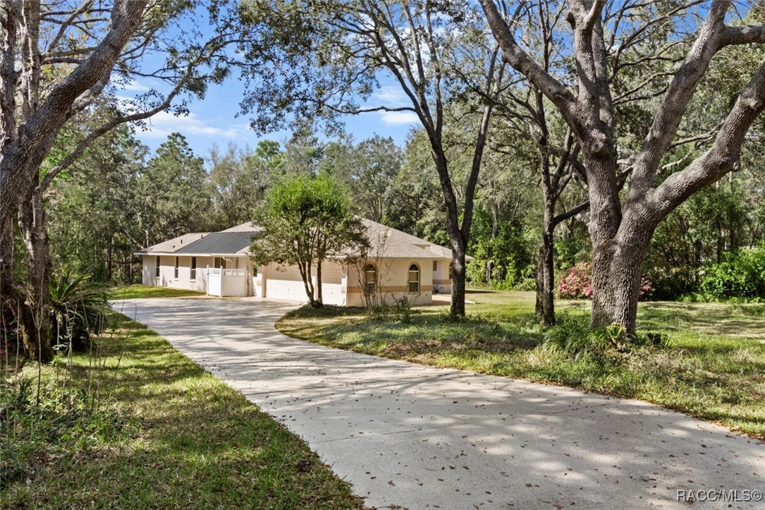 4322 N Mayan Drive, Hernando, Florida image 2
