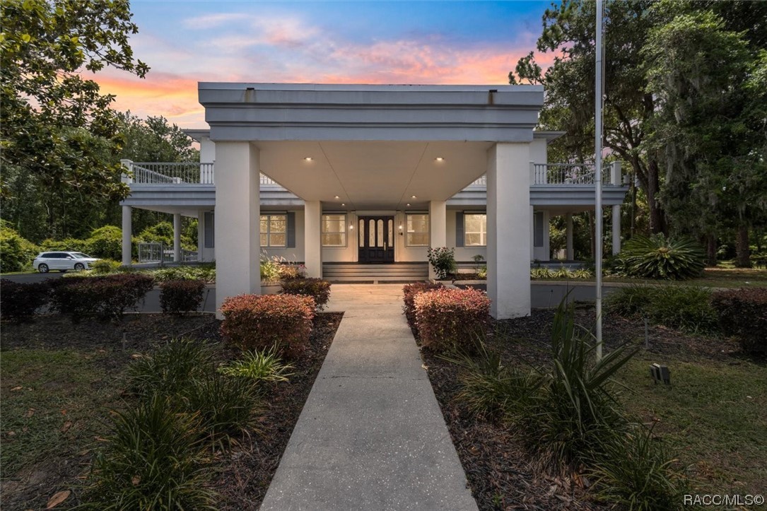 268 S Suncoast Boulevard