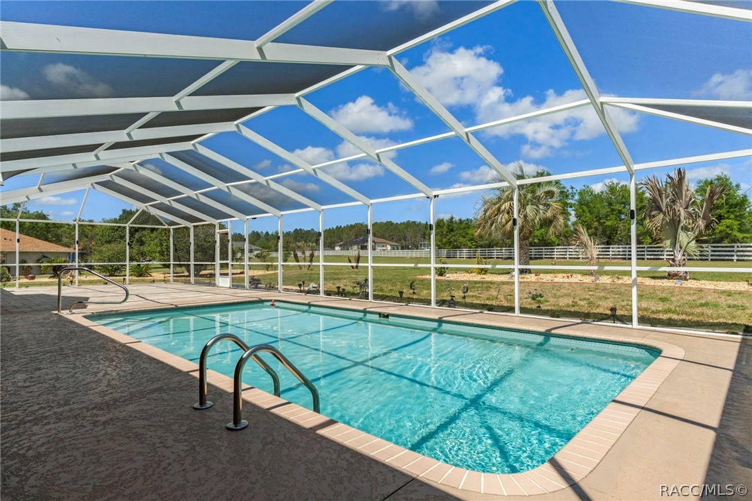 1231 E Whirl Away Circle