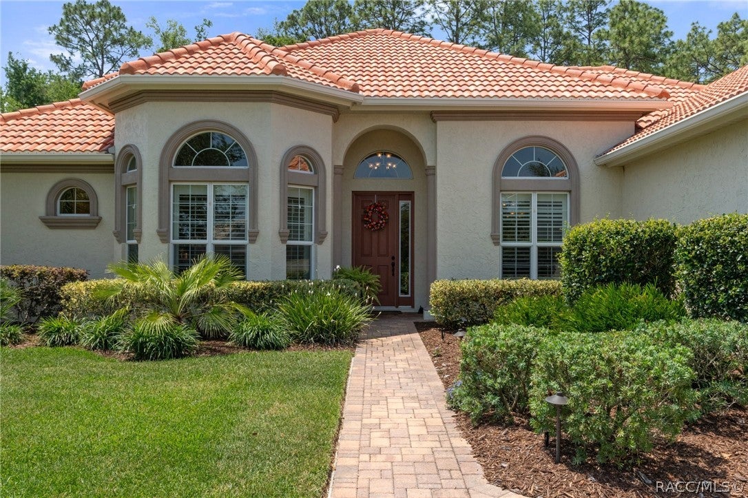 907 N Hunt Club Drive