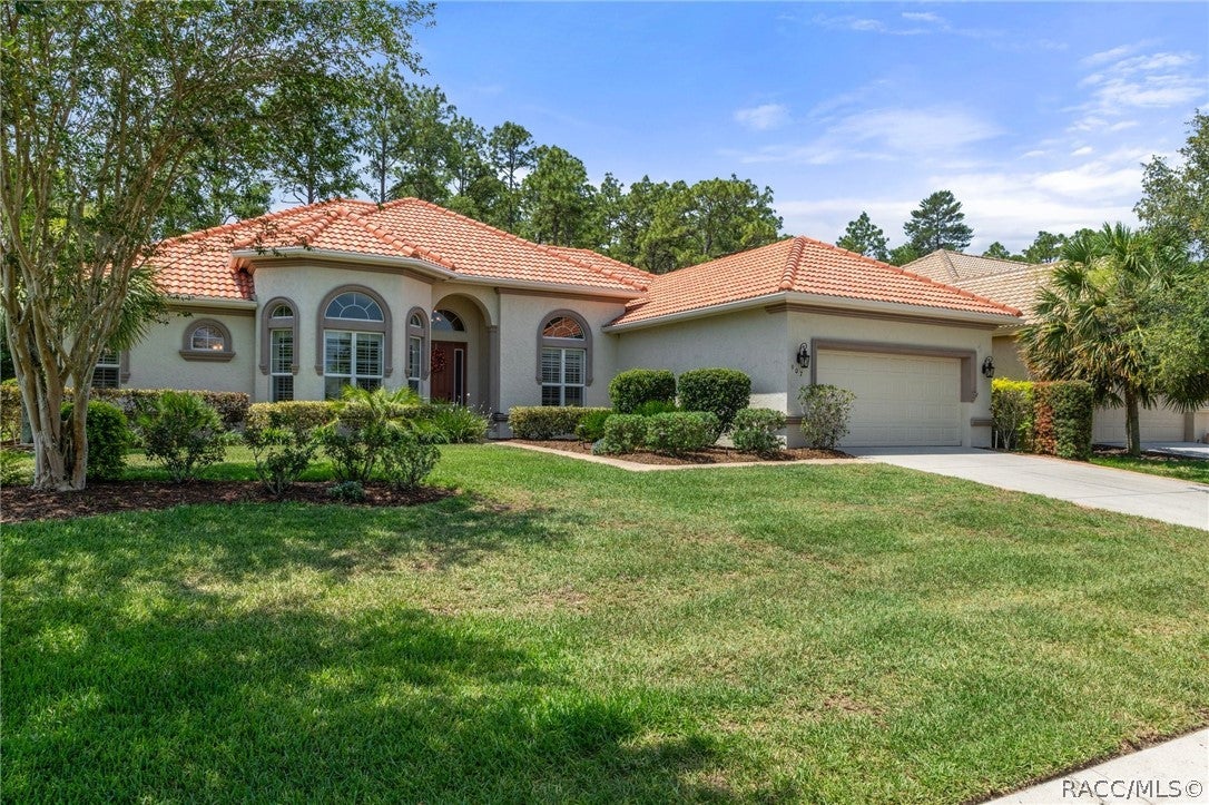 907 N Hunt Club Drive