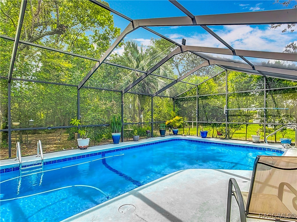 71 Pine Street, Homosassa, Florida image 2