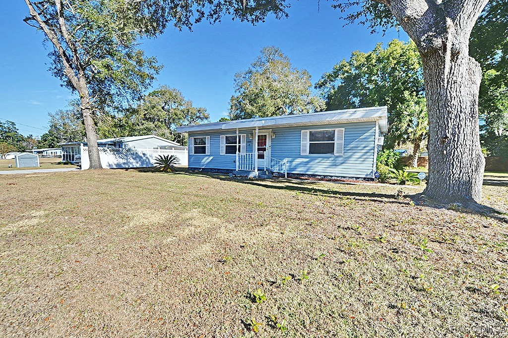 1421 N Little Carmen Terrace, Inverness, Florida image 4