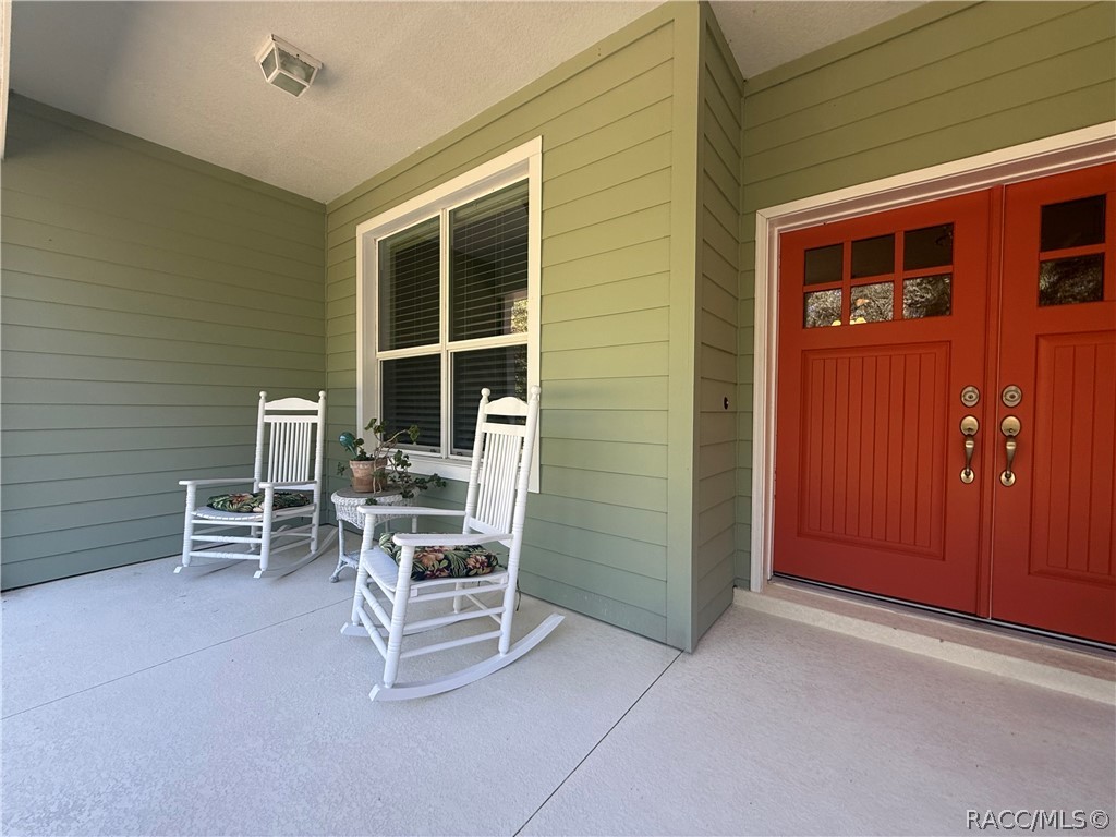 8145 N Pine Haven Point