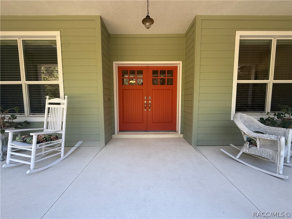 8145 N Pine Haven Point