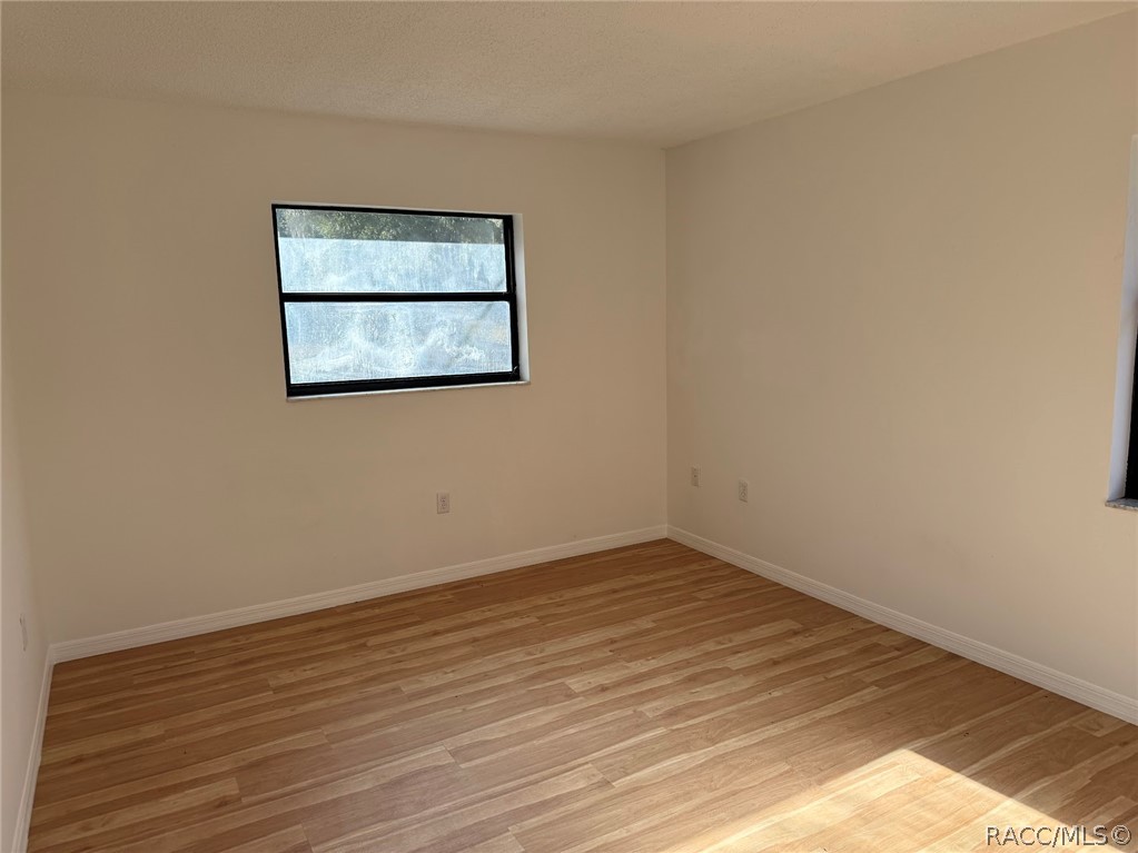 3207 E Withlacoochee Trail