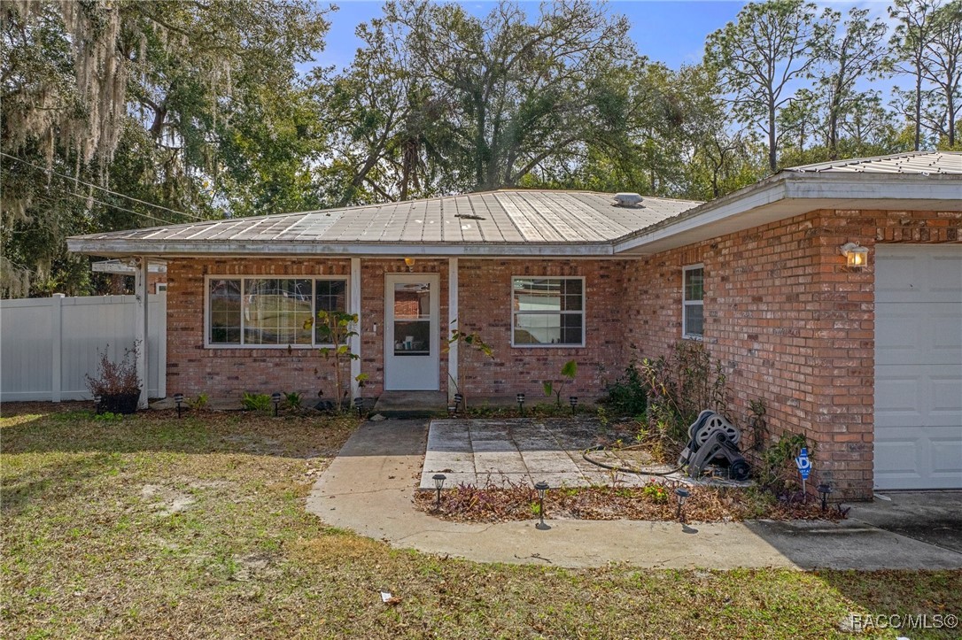 1303 Claymore Street, Inverness, Florida image 3