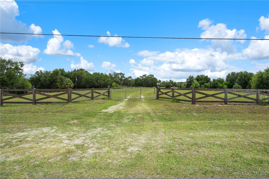 9034 W Emerald Oaks Drive, Crystal River, New York image 1