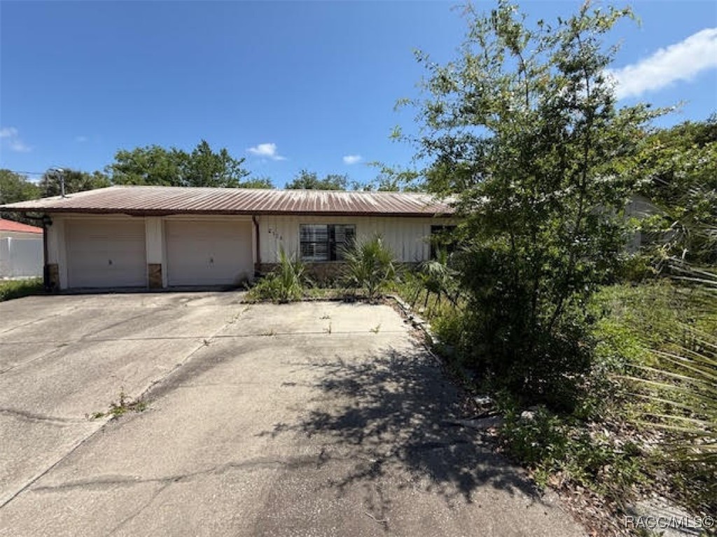 2154 N Watersedge Drive, Crystal River, New York image 1