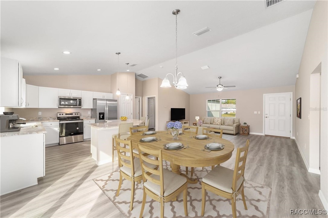 11400 N Terra Cotta Drive, Citrus Springs, Florida image 6