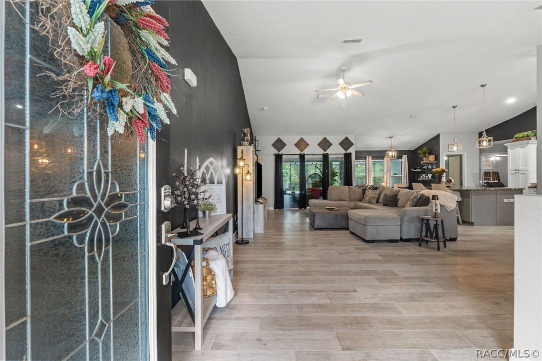 4631 N Rushmore Loop