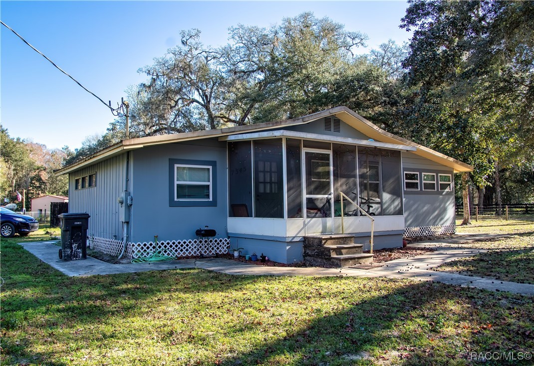 7545 S Old Oaks Drive, Floral City, Florida image 4