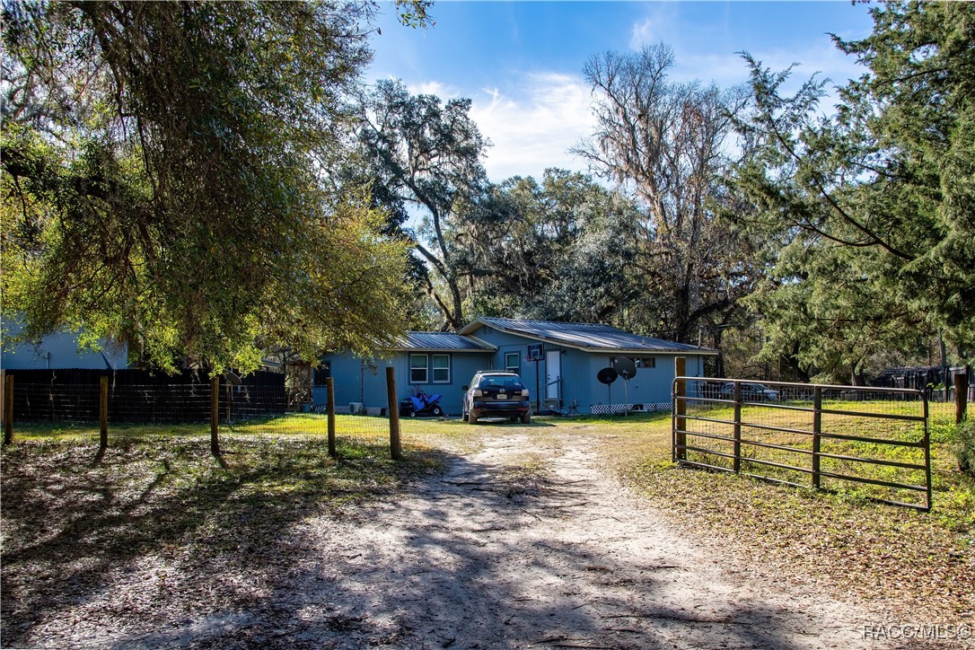 7545 S Old Oaks Drive, Floral City, Florida image 9