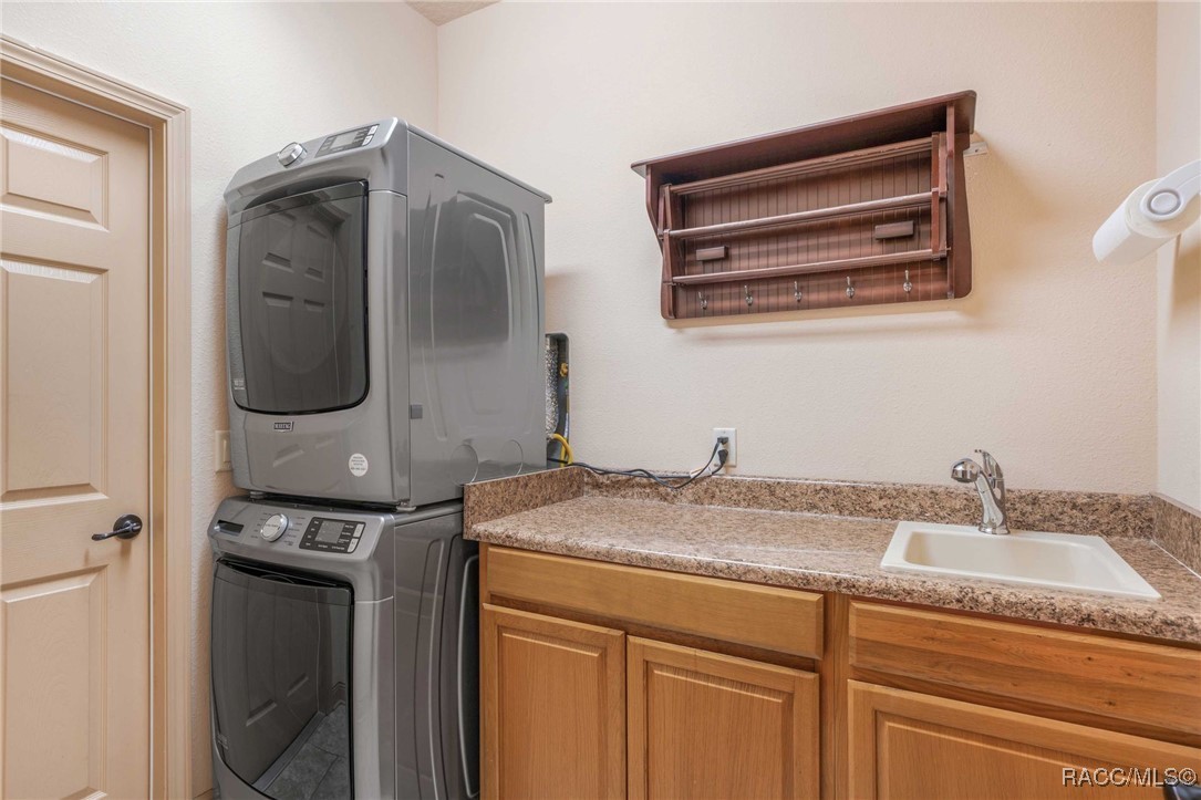 Lecanto, Florida 34461, United States, 3 Bedrooms Bedrooms, ,2 BathroomsBathrooms,Residential,Active,254311