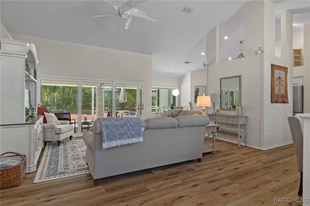 3650 E Hidden Cove Trail, Hernando, Florida image 3