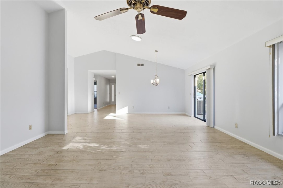 47 Chinaberry Circle