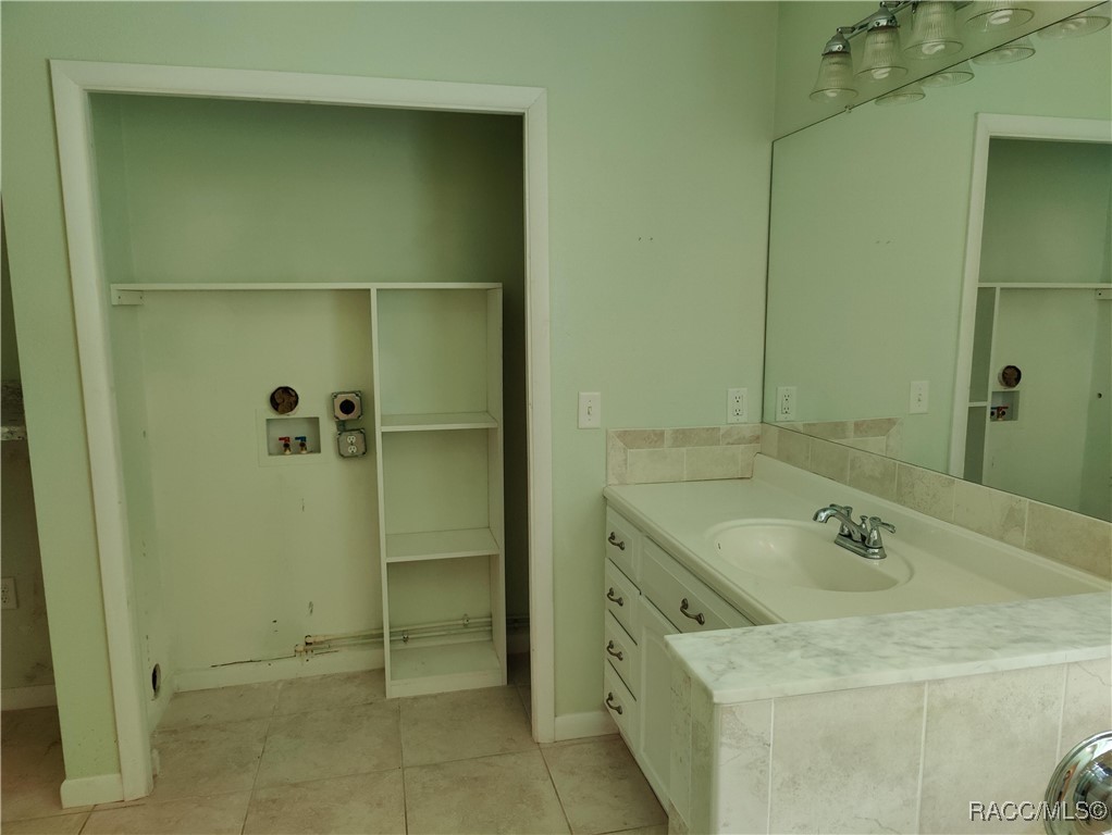 7750 S Shore Acres Point, Floral City, New York image 14