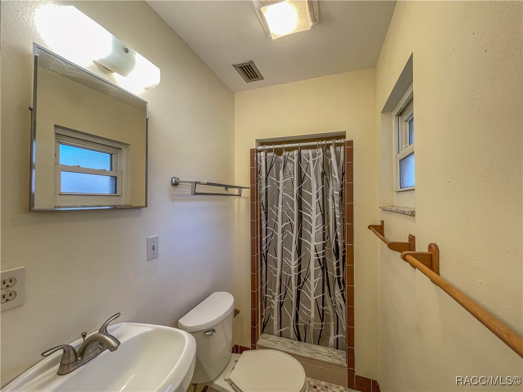 2445 N Donovan Avenue, Crystal River, Florida image 5