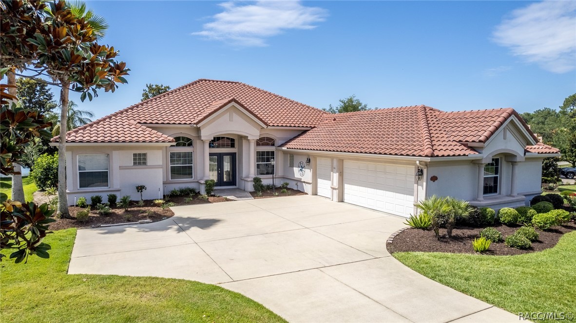 1007 W Beagle Run Loop