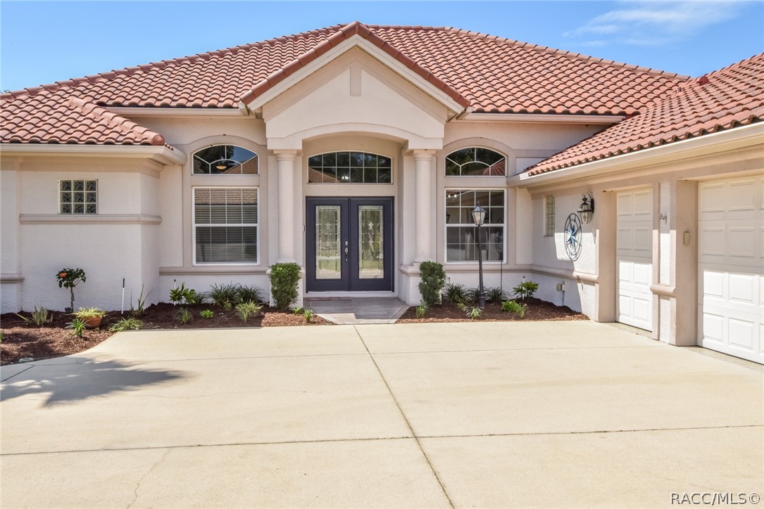1007 W Beagle Run Loop