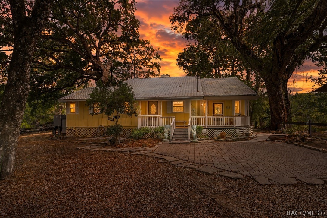 3503 E Westcove Court