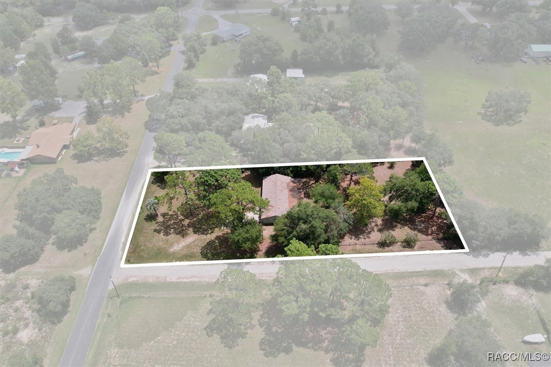 4352 W Woodlawn Street