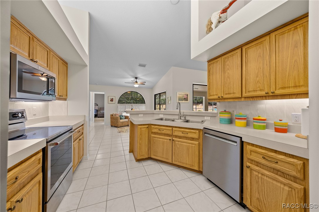 1212 N Castleland Terrace, Lecanto, New York image 15