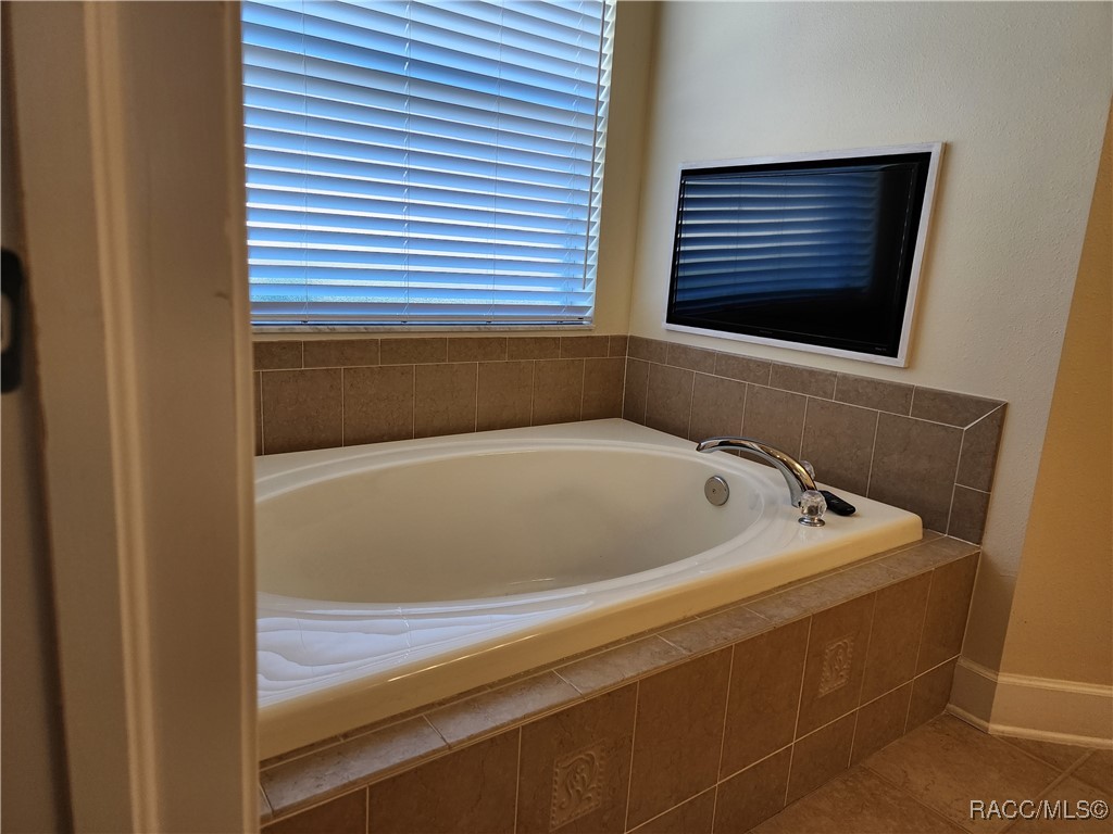 13400 Old Florida Circle, Hudson, New York image 32