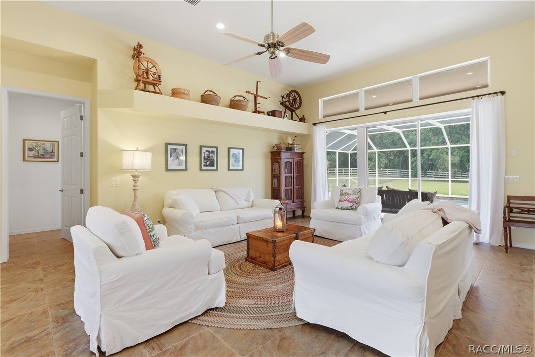 197 S Paladinn Circle