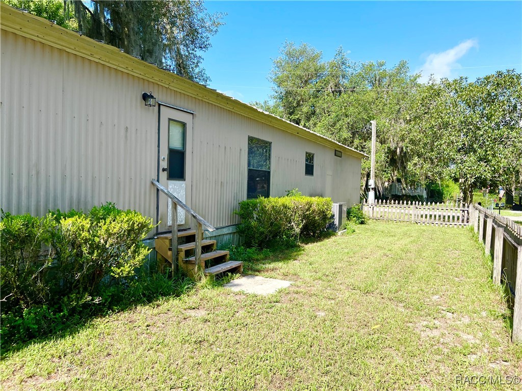 1159 County 482c1 Road, Lake Panasoffkee, Florida image 2