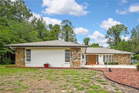 Homes For Sale - 22 Wild Olive Court<br/> Citrus County, Homosassa, FL 34446