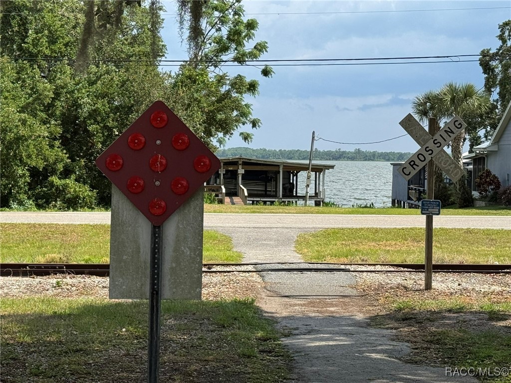 31151 Valencia Avenue, Tavares, Florida image 8