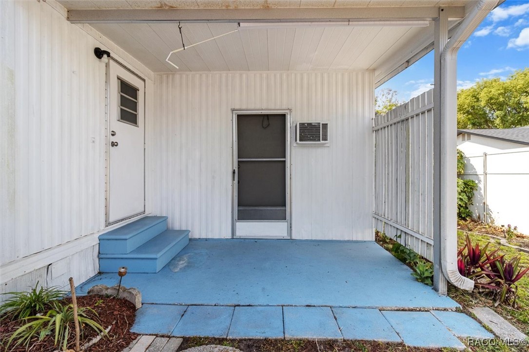 31151 Valencia Avenue, Tavares, Florida image 36