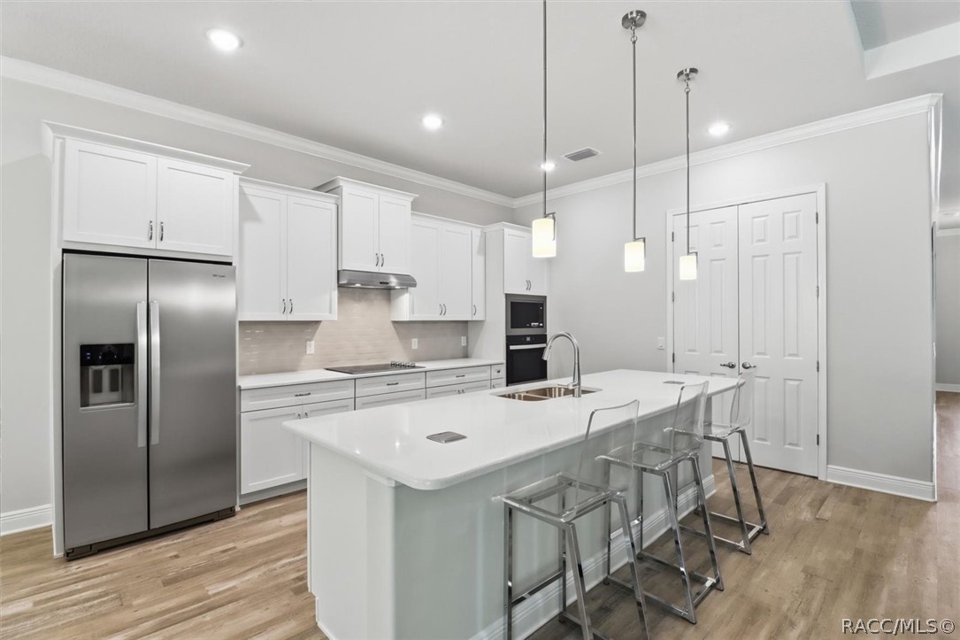 1485 E St. James Loop