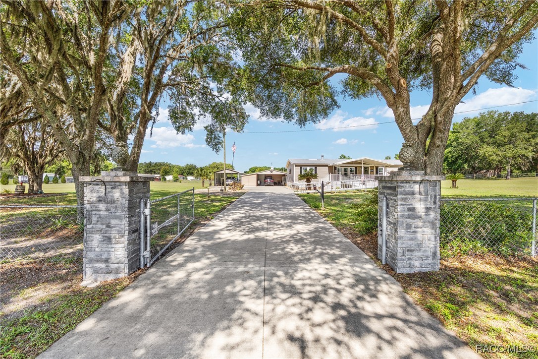 11526 N Rock Avenue, Dunnellon, Florida image 1
