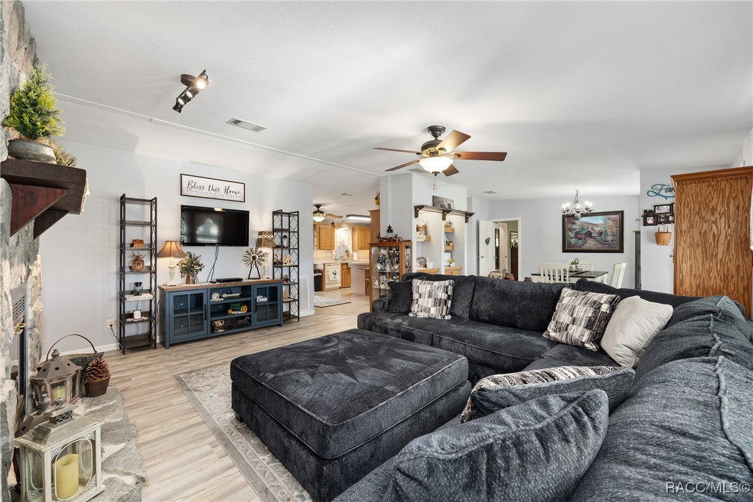 11526 N Rock Avenue, Dunnellon, Florida image 17