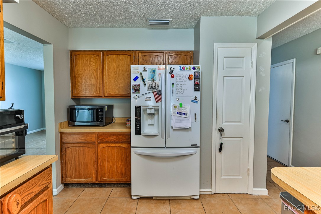 819 N Country Club Drive, Crystal River, Florida image 13