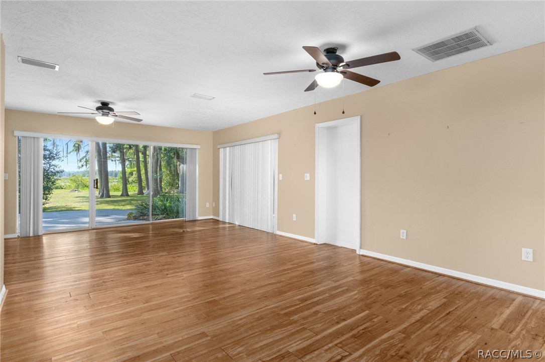 8621 S Lakeshore Point, Floral City, Florida image 10