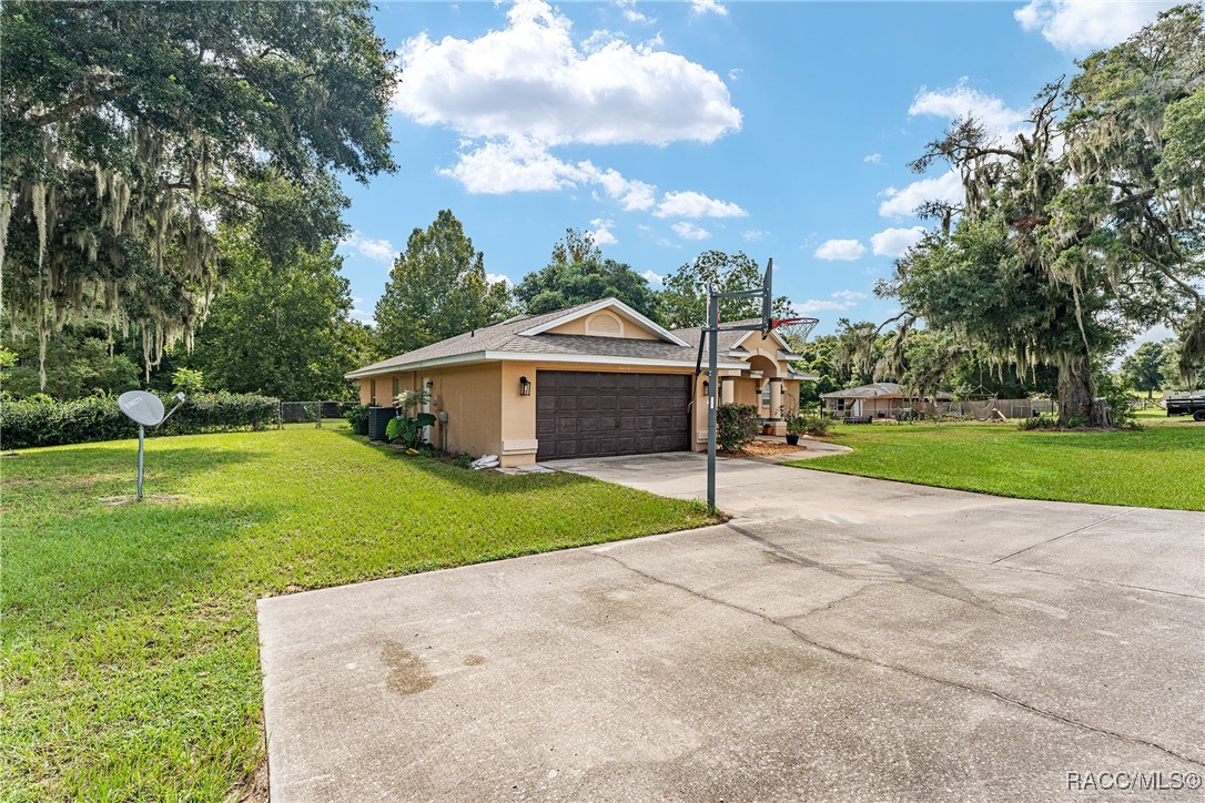 9659 S Buckskin Avenue, Floral City, Florida image 3