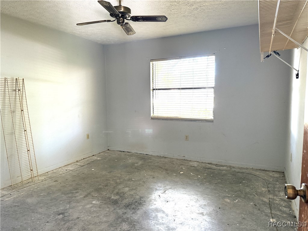 4160 S Oakhurst Drive, Homosassa, New York image 15